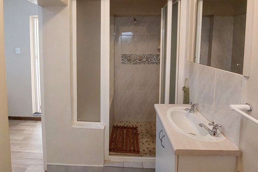 To Let 2 Bedroom Property for Rent in Rondebosch Western Cape